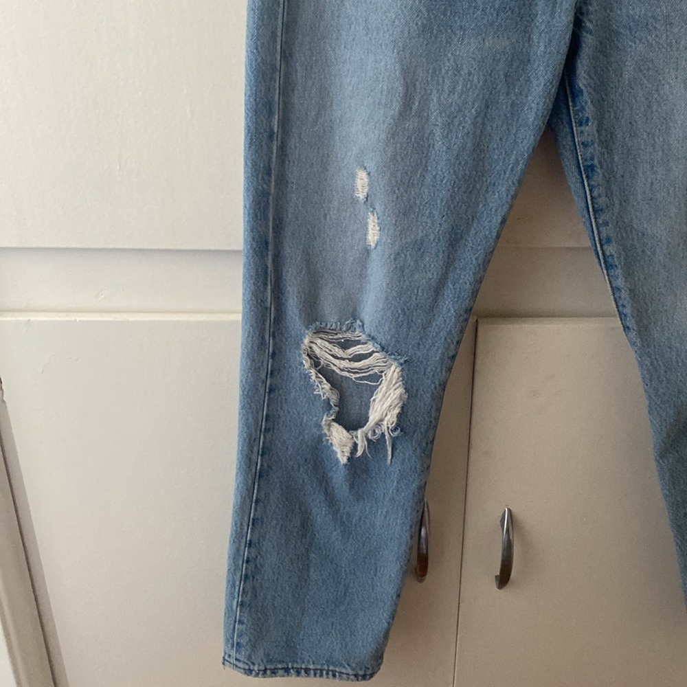 Levi’s destressed jeans - Picture 6 of 16